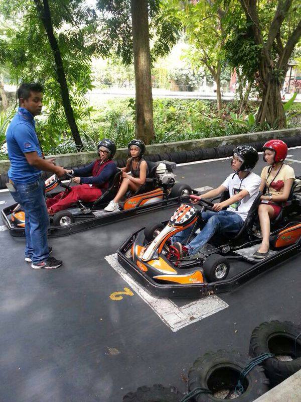 Maxis 4G Bloggers Blaze @ The Curve : After the Racing Game, the next challenge was to play Go-Kart in Sunway Lagoon.