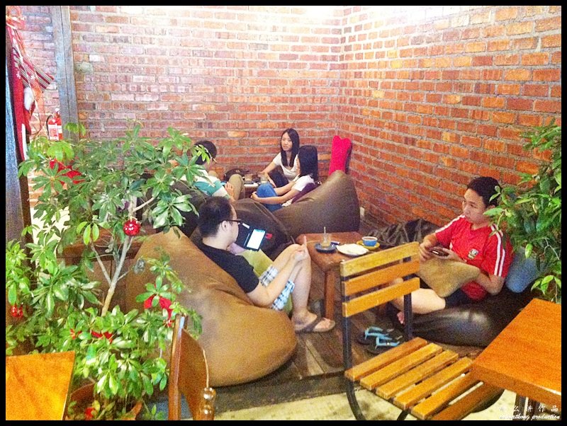 Rekindle @ SS2, PJ - a cosy place for cakes & coffee
