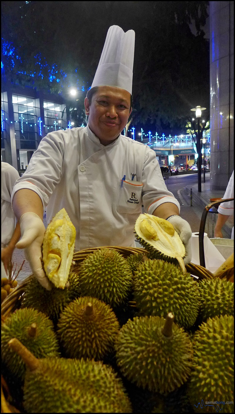 Buffet Ramadhan 2016 @ TEMPTationS, Renaissance KL : Durian lovers can enjoy both the Buka Puasa Buffet as well as the all-you-can-eat durian D24 durian at only RM170nett per person.