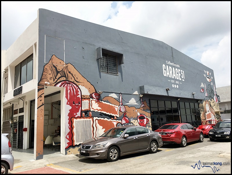 Garage 51 by Coffee Societe @ Bandar Sunway :  You can easily spot this hipster cafe Coz there's a eye-catching mural painting on the side wall of the corner shop. 