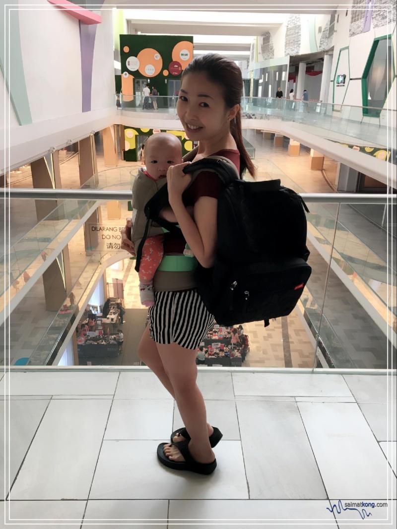 Skip Hop Forma Backpack - Also, this backpack has a stylish and chic design that people won't be able to tell that you're actually carrying a diaper bag.