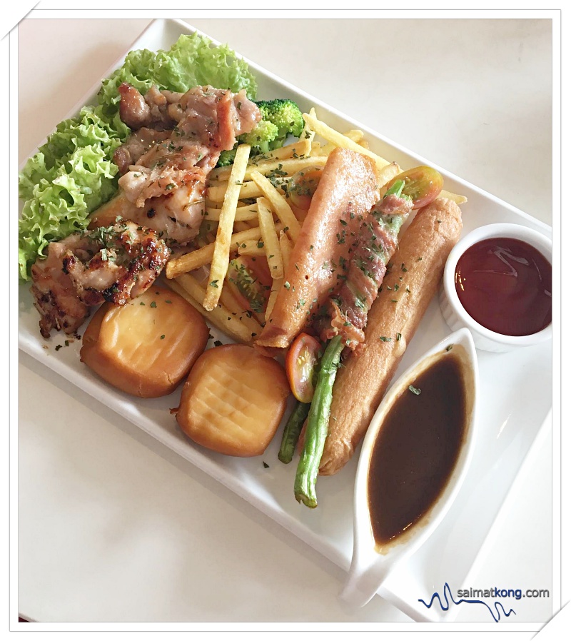 Klang Food - Coffee Origins: Ordered Protein Only for the kids. It’s quite a huge platter consists of a grilled chicken chop, oriental bun (mantao), sausage, ham, fries, bacon wrapped w long bean, brocolli and salad leaves. 