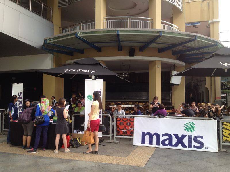 Maxis 4G Bloggers Blaze @ The Curve