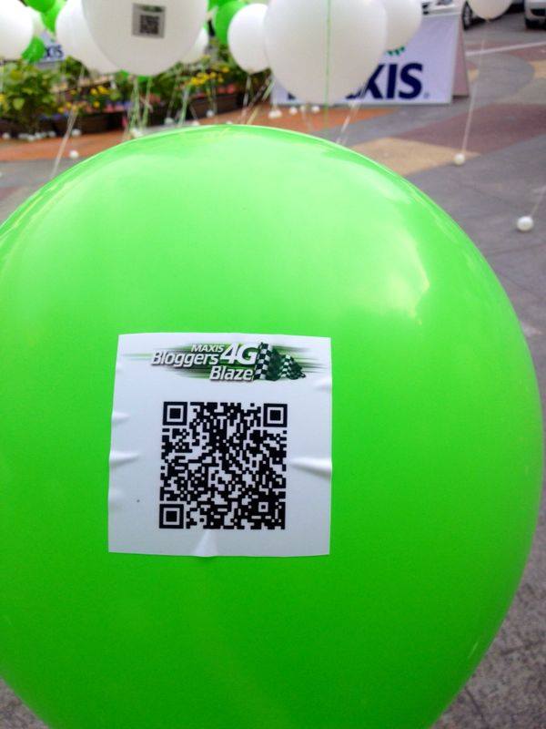 Maxis 4G Bloggers Blaze @ The Curve : Balloon QR Scan
