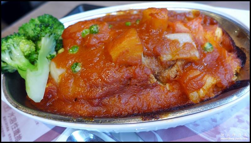 Day 1 in Hong Kong : Café de Coral (大家樂) @ Sheung Wan : Baked Pork Chop with Rice (焗豬扒飯)