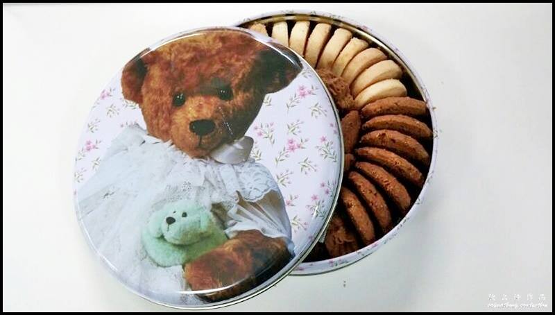 Jenny Bakery (珍妮曲奇) @ Sheung Wan 上環 : 4-mix cookies (Shortbread, Butter, Coffee, Oatmeal & Raisin) 