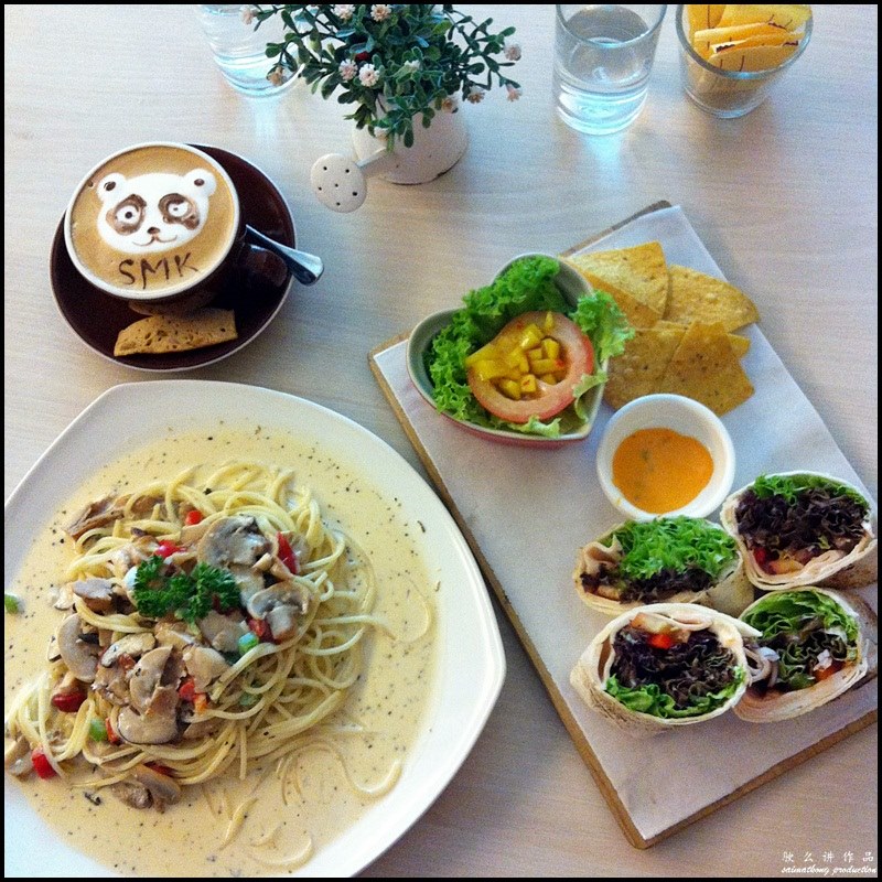 Coffee Chemistry Signature is conveniently located on the Ground Floor of First Subang Mall. This cosy cafe serves affordable food and a variety of coffees including Graffeo coffee with nice 3D coffee art. You can request the talented barista to draw anything you like on your coffee. Staffs are friendly and service is good.