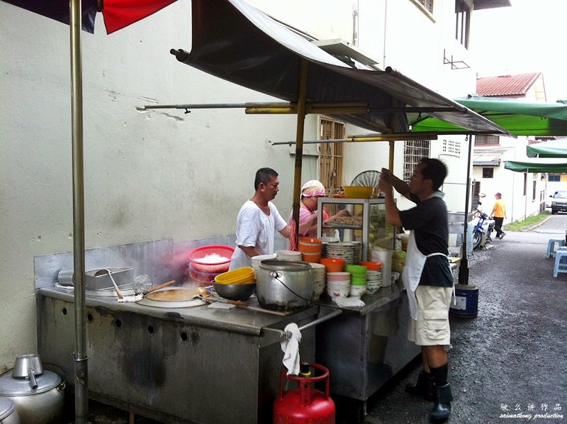 OUG Curry Mee (OUG 巷仔咖厘面) (alley between TMC Kopitiam and OUG Lucky Restaurant and very near to OUG Market)