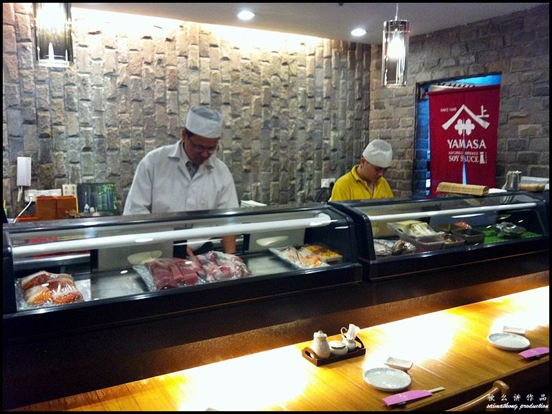 Jyu Raku Japanese Restaurant @ SS15, Subang Jaya : You can choose to sit at the sushi bar where you can watch the chef prepare the food.