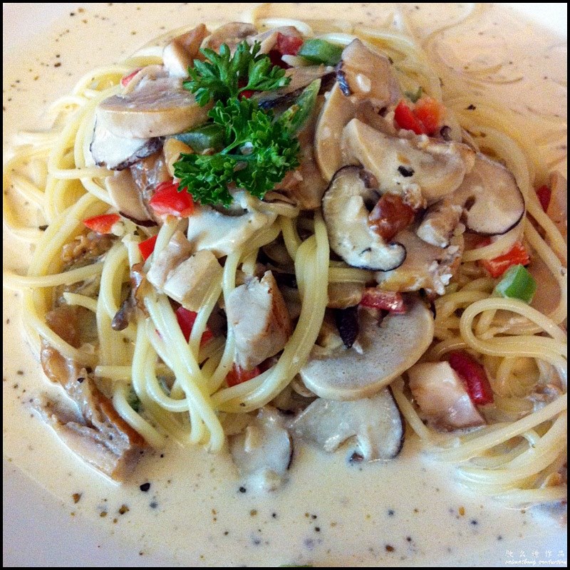 Coffee Chemistry Signature @ SS15, Subang : Chicken Herb Mushroom Pasta (RM16)