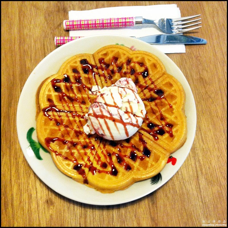 Coffee Amo @ Jalan Sultan, KL : Amo Waffle with Ice Cream (RM10)