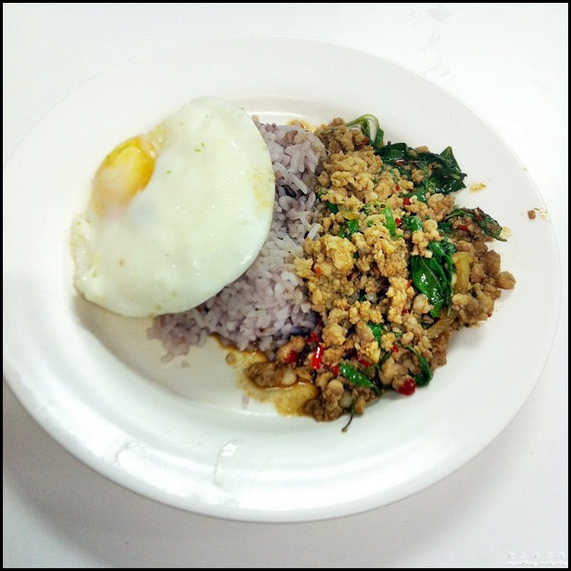 Lat Thai Market @ Section 17, PJ : Fried Basil Leaves with Minced Pork Rice
