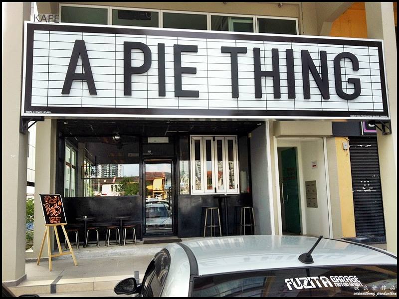 A Pie Thing @ Damansara Uptown, PJ : A Pie Thing is clean and modern with spacious and comfortable seating. However, tables filled up very fast and people lined up ordering by 4pm