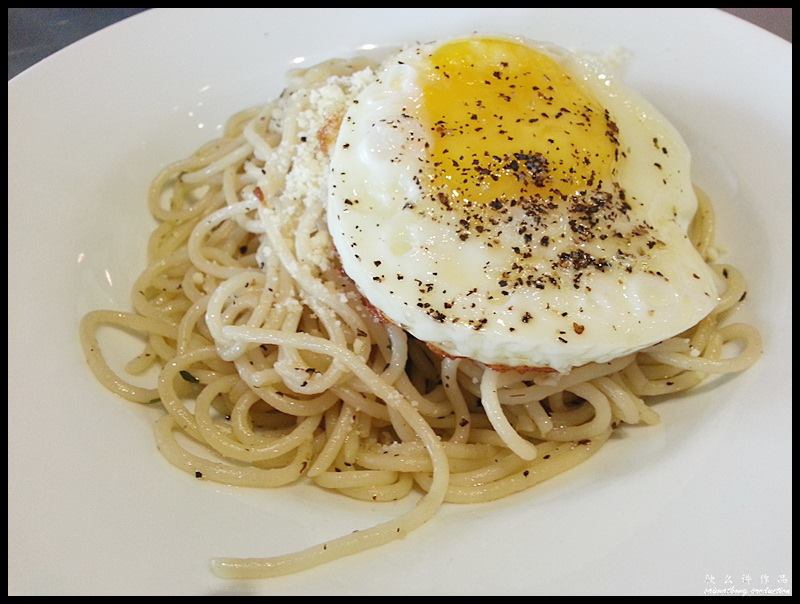 Bad Boy Cooks Real Food @ Oasis Square, Ara Damansara : Two Peppercorns RM8.00 with Fried Egg add-on RM1.00
