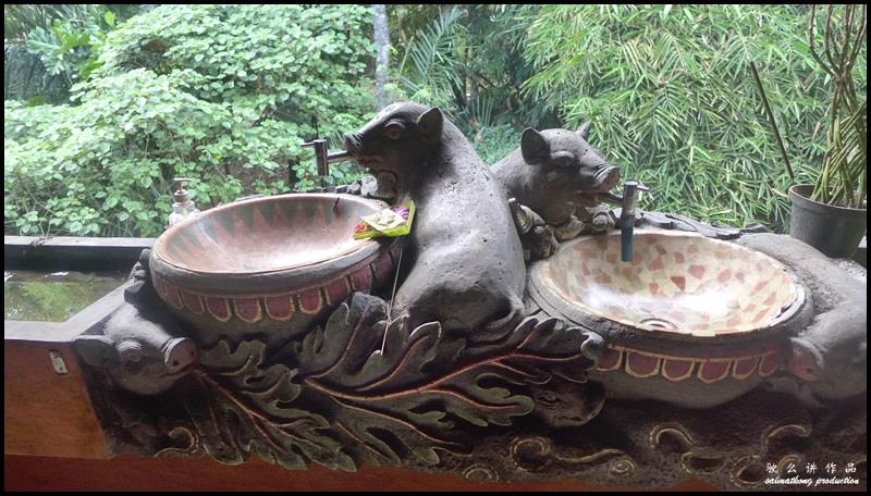 Ibu Oka Babi Guling @ Jalan Tegal Sari, Ubud