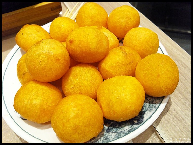 Fong Lye Taiwanese Restaurant (蓬莱茶房台湾料理) @ The Gardens Mall : Sweet Potato Balls (RM7.30)
