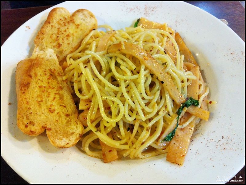 Kalamazoo Restaurant & Cafe @ Aman Suria, PJ : Chicken Ham Aglio Olio (RM15.90)