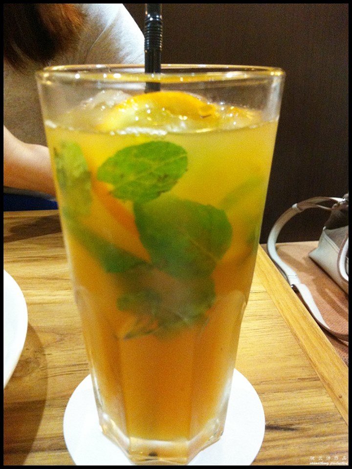 Nutmeg @ Bangsar Village II : Nutmeg Mixed Fruit Tea (RM9)