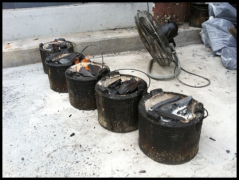 Gerai Makan Japanese BBQ 大众烧肉 @ Taman Desa : a metal grill is placed on top of pot filled with burning coals.