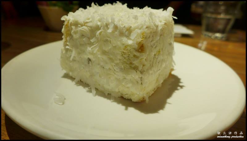 Food Review: Plan B @ Bangsar Village 1 : Coconut Cake (RM10)