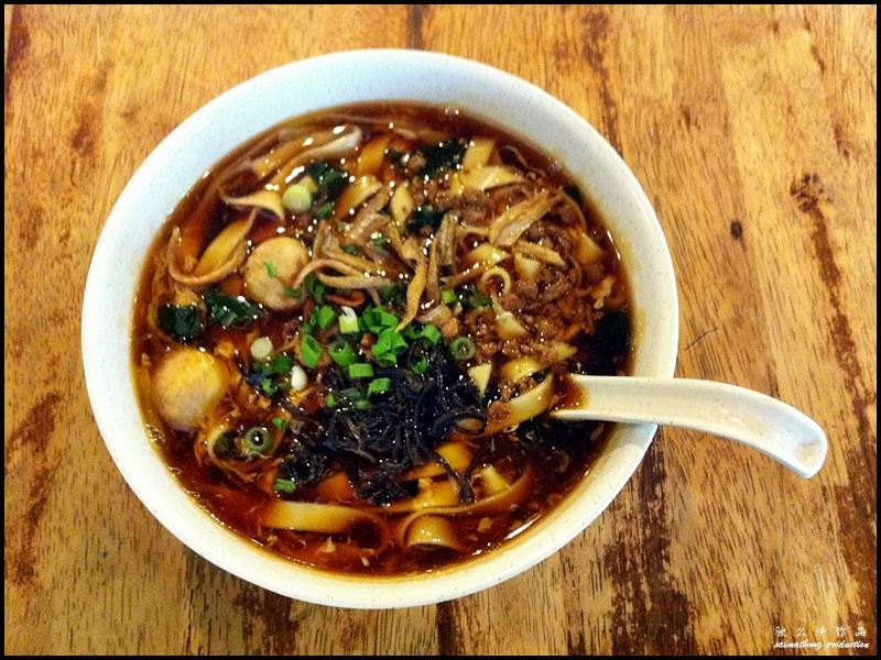 Noodle Village Restaurant 麵香村 @ Bandar Puteri, Puchong : Signature Soy Sauce Pan Mee (RM7.30)