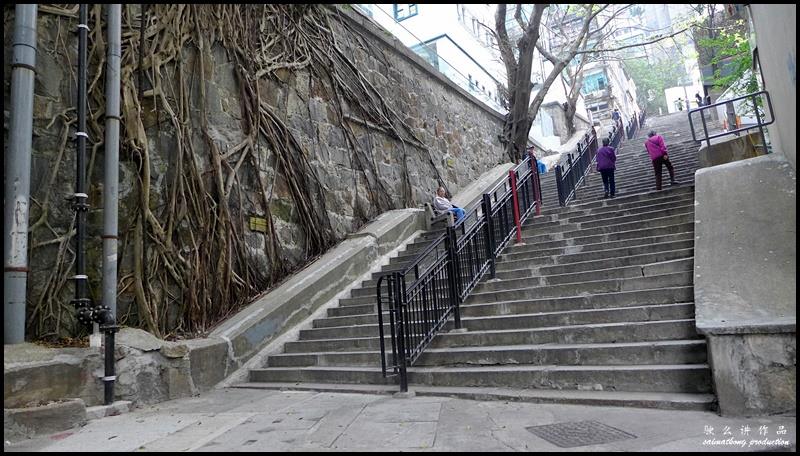Sheung Wan 上環 is an interesting area of Hong Kong which gives you a glimpse of the traditional or 