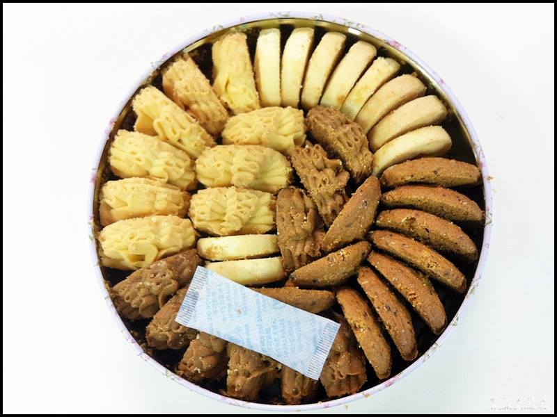 Jenny Bakery (珍妮曲奇) @ Sheung Wan 上環 : 4-mix cookies (Shortbread, Butter, Coffee, Oatmeal & Raisin) 