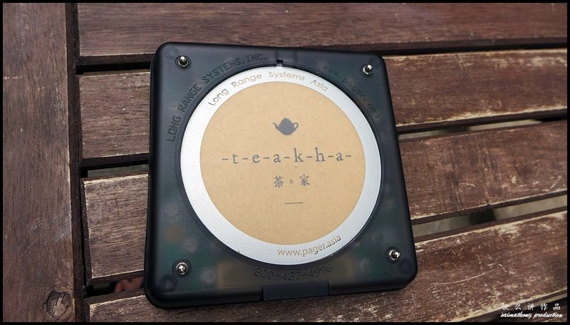茶. 家 Teakha Tea Cafe @ 上環 Sheung Wan : A device is given after you made your order, then you can get a seat, take photos while waiting for your food and drinks.