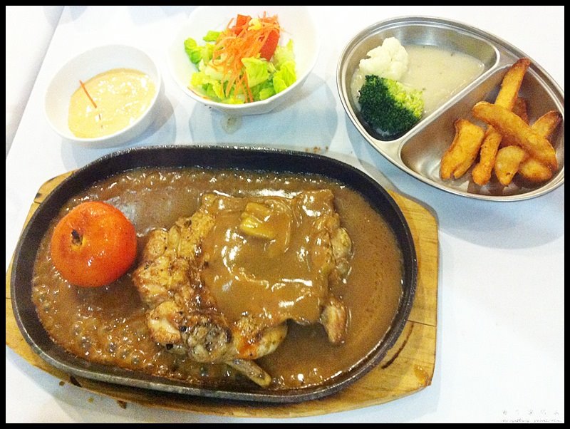 Coliseum Cafe & Grill Room @ Plaza 33, PJ : Sizzling Chicken (RM27.90)