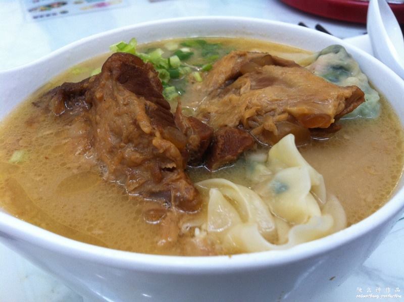 Tsui Wah Restaurant (翠華餐廳) @ Hong Kong International Airport 香港國際機場 : Pork Cartilage and Spinach & Shrimp Dumpling Noodle Soup 鹿兒島豬軟骨鮮蝦波菜餃米線