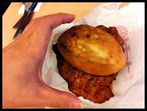 Signature Pork Chop Bun (豬扒包) & Macau Milk Tea RM13.90 : Tai Lei Loi Kei Pork Chop Bun (澳门大利来猪扒包) @ IOI Boulevard, Puchong