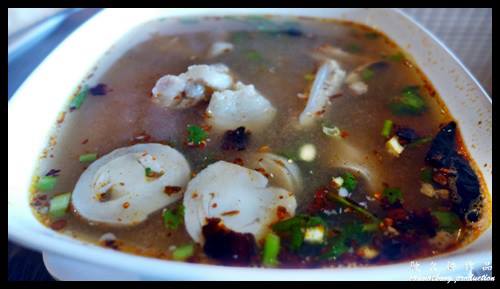 Sour and spicy pork bone soup : Som Tam Nua @ Siam Square Soi 5, Bangkok