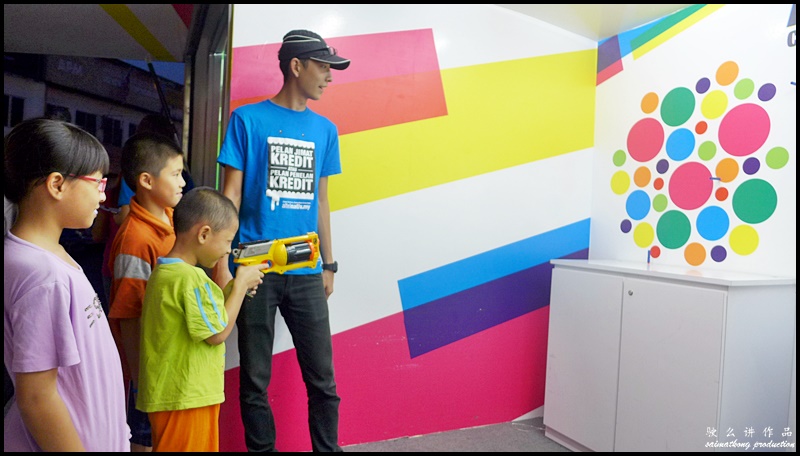 Altel - Kids also giving the shooting game a try. The kids had loads of fun playing the mini game