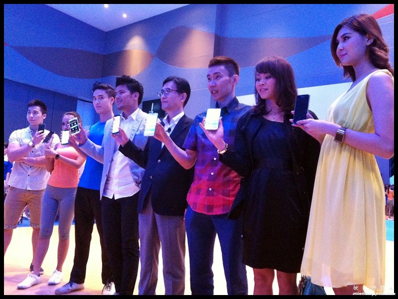 Samsung GALAXY S5 + Galaxy Gear 2 + Galaxy Gear Fit Available Now! : The launch event happened last month with local Malaysian personalities Lee Chong Wei, Pandelela Rinong, Awal Ashaari.