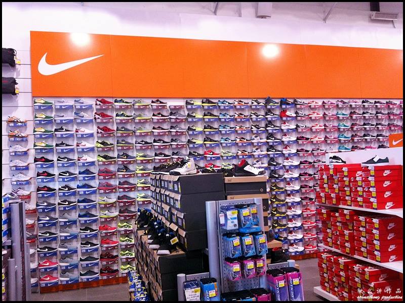 SportsDirect Malaysia Sportswear Warehouse Sale Clearance for Nike, Adidas, Puma & more (28 May - 2 June 2014) : There are more than 3,000 pairs of sports shoes to choose from.