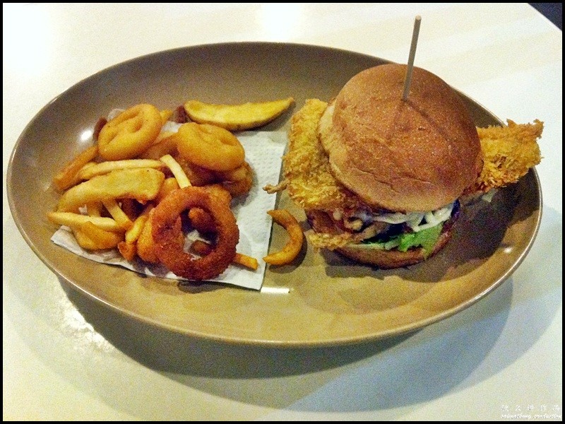 Rockfish Noodle Bar @ IOI Boulevard, Puchong : Rockfish Burger Combo (RM16.90)