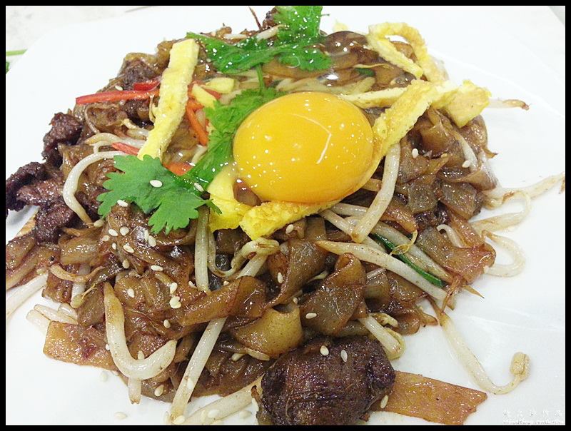 Chatterbox HK 港士港啡 @ 1 Utama : Chatterbox Fried Hor Fun with Ostrich Meat RM14.30 - 月光河