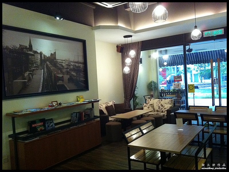 The Journey Cafe @ SetiaWalk, Puchong : The Journey Cafe's wood theme interior creates a cosy atmosphere.