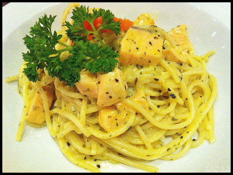 The Journey Cafe @ SetiaWalk, Puchong : Salmon Spaghetti (RM16.90)