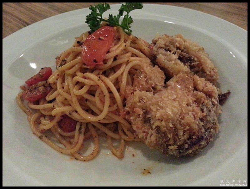 The Journey Cafe @ SetiaWalk, Puchong : Softshell Crab Spaghetti (RM 18.90)