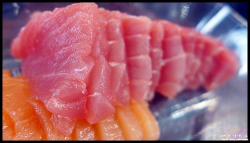 Sydney Fish Market @ Bank St Pyrmont, Sydney : Sashimi Tuna (.67 @ .95 per kg)