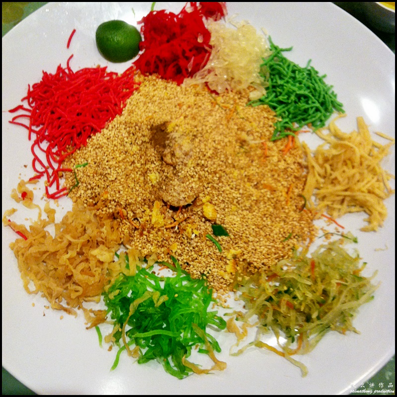 Chinese New Year 2015 Chor Yat Dinner @ Restoran Min Kok, Seremban : MIN KOK Fatt Choy Yee Sang 新年齊撈生 (魚生)