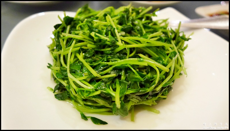 Stir-fried Seasonal Vegetable with Garlic 蒜炒时疏 (亲亲热热）