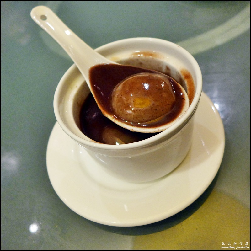 Sesame Dumpling in Red Bean Soup 豆沙芝麻汤圆 (丰年团圆）