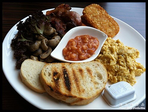 I'm So Hungry I Could Eat A Wolf (American style breakfast) : Three Little Pigs & the Big Bad Wolf @ Bangsar Village 1