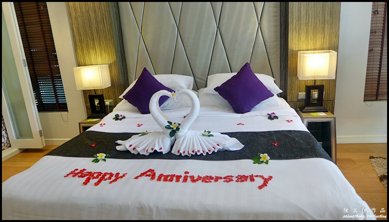 3D2N Phuket Itinerary - Warm, relaxing & fun holiday in Phuket : Our bed was beautifully decorated for our wedding anniversary.