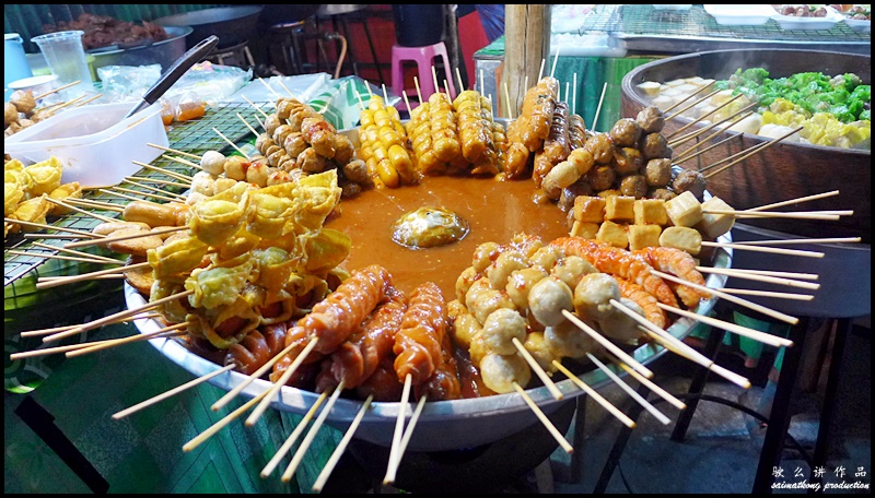 Phuket Weekend Night Market @ Phuket Town : A variety of fish ball skewers, fried wanton skewers, squid skewers, taufu skewers and lots more.