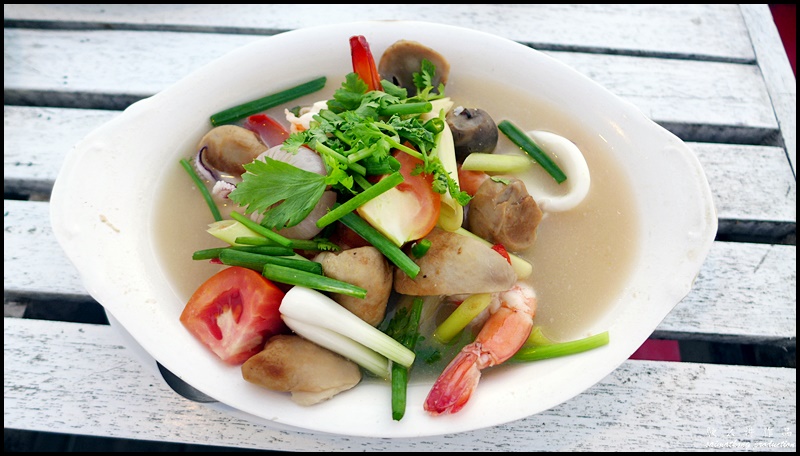 Laem Hin Seafood Restaurant @ Mueang Phuket District, Phuket : Yum Koong Seab