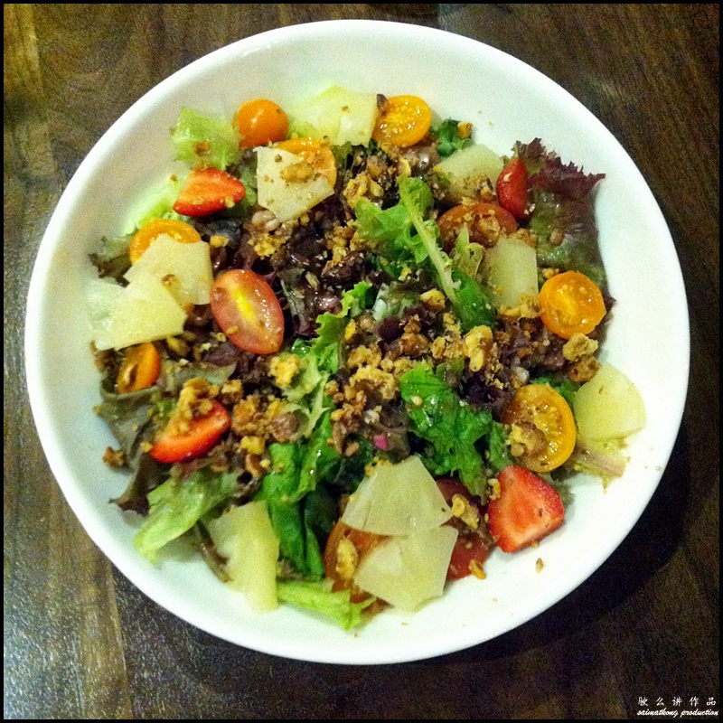 Walnut Cafe & Bar @ PFCC, Bandar Puteri : Misto Salad (RM13.90)