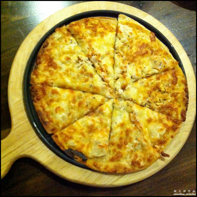 Walnut Cafe & Bar @ PFCC, Bandar Puteri : Skinny Pizza (RM21.90)